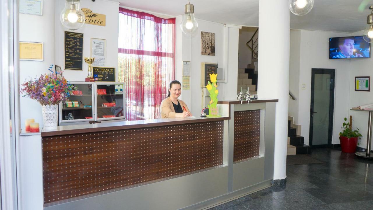 Hotel Tex Club Botoşani Exteriör bild
