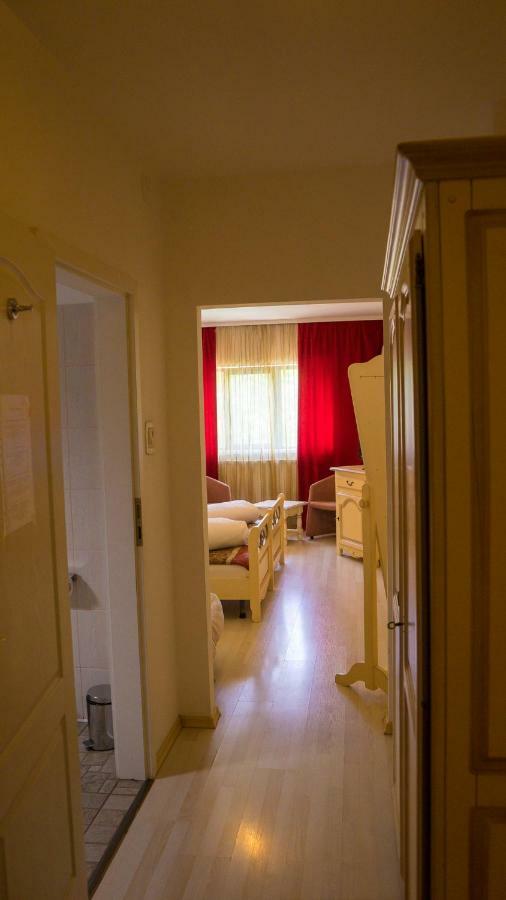 Hotel Tex Club Botoşani Exteriör bild