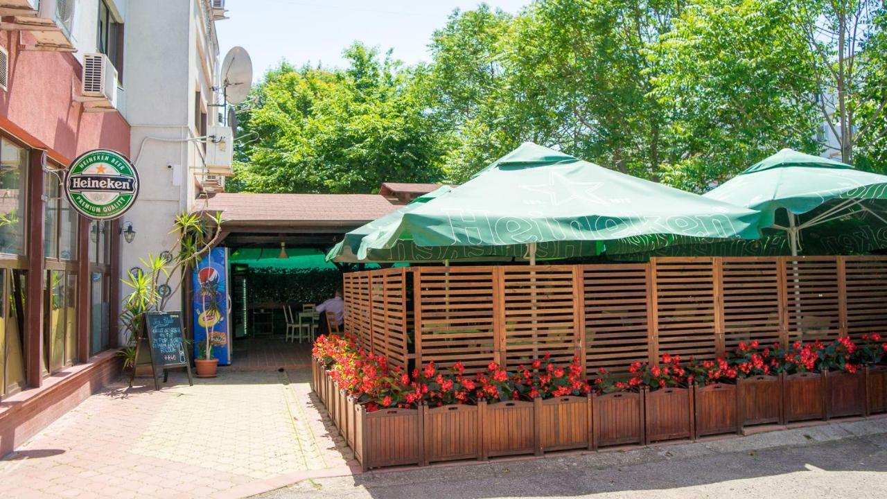 Hotel Tex Club Botoşani Exteriör bild