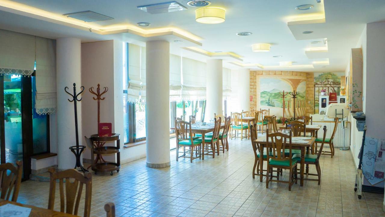 Hotel Tex Club Botoşani Exteriör bild