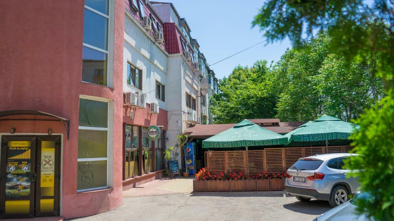 Hotel Tex Club Botoşani Exteriör bild