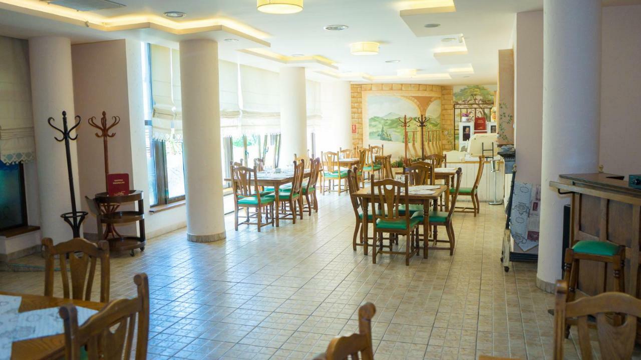 Hotel Tex Club Botoşani Exteriör bild
